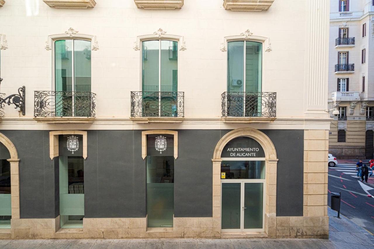 Pensión Ayuntamiento Alicante Exterior foto